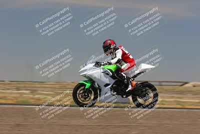 media/Jul-22-2022-TrackDaz (Fri) [[ca4971259a]]/Group B/130pm (Wheelie Bump)/